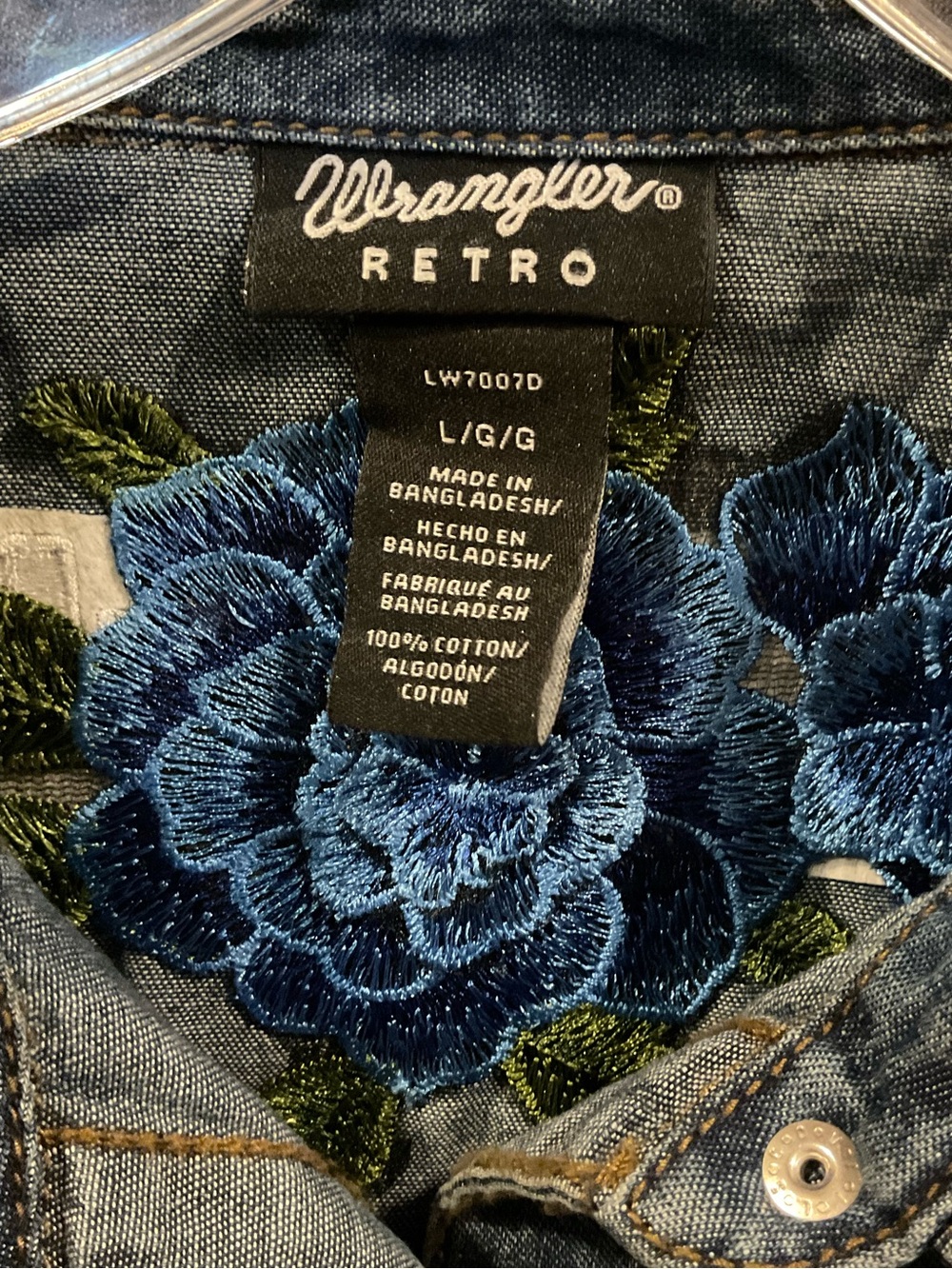 Cowboy Wrangler RETRO Denim Snap Button Shirt Embroidered Blue Roses Women's L - Picture 3 of 9